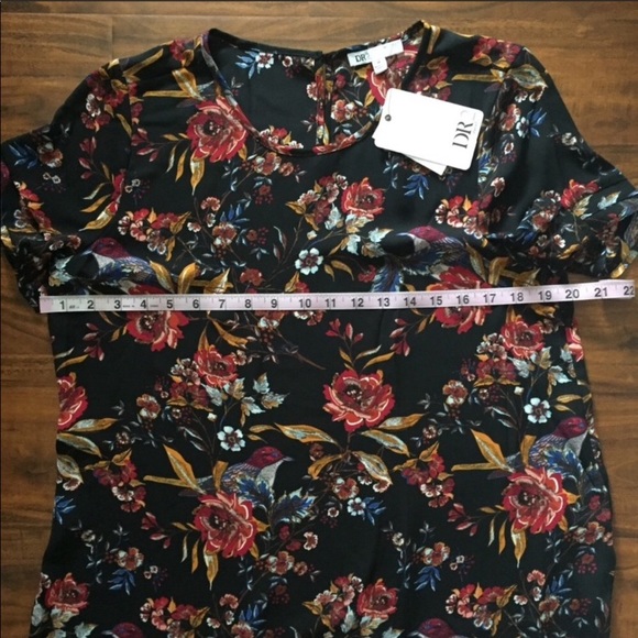 DR2 Black Floral Blouse Size Medium - Picture 7 of 7